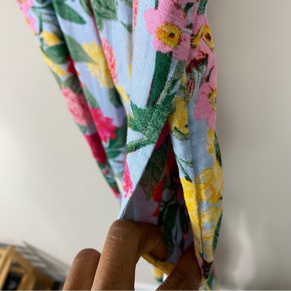 NEW Old Navy Multifloral Tie-Shoulder Cropped Twist-Front Smocked Jumpsuit - M - Picture 11 of 16